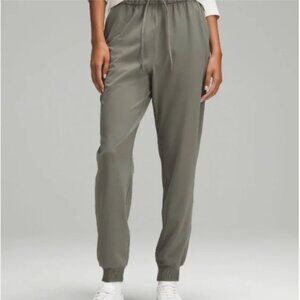 Lululemon Stretch High-Rise Jogger Size 4 sage green